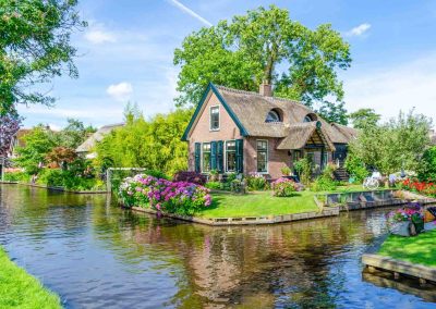 Giethoorn & Volendam Small-Group Day Trip