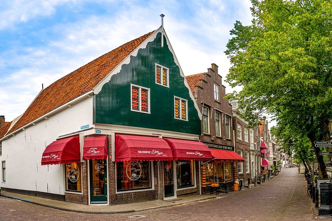 6.5-hour Tour Zaanse Schans Windmills, Cheese & Clog Factory, Edam Cheese Museum and Volendam